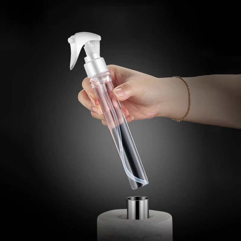 Soporte para Toallas de Papel con Rociador Integrado